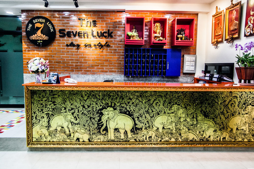 The Seven Luck Hotel Bangkok Buitenkant foto