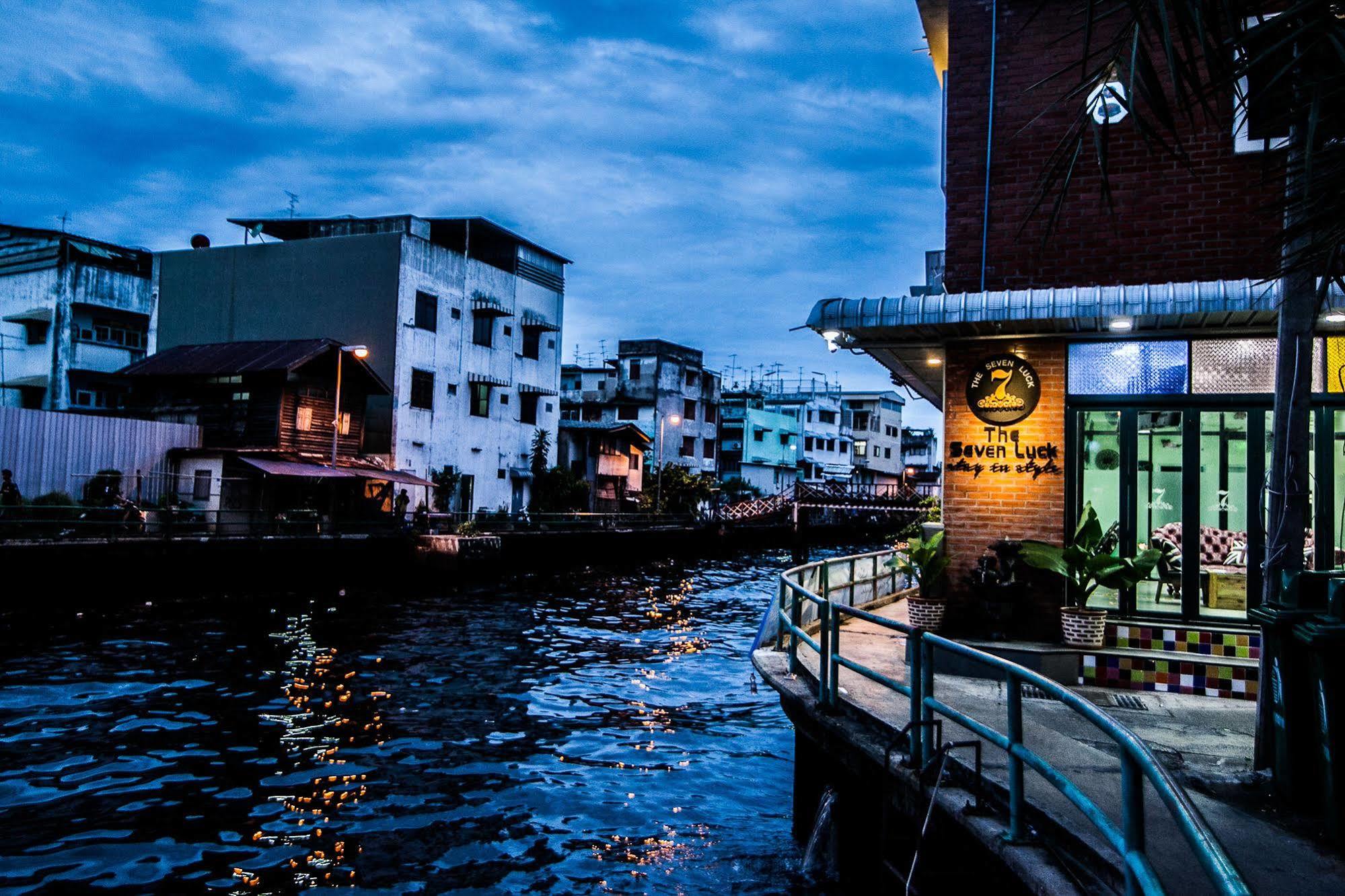 The Seven Luck Hotel Bangkok Buitenkant foto