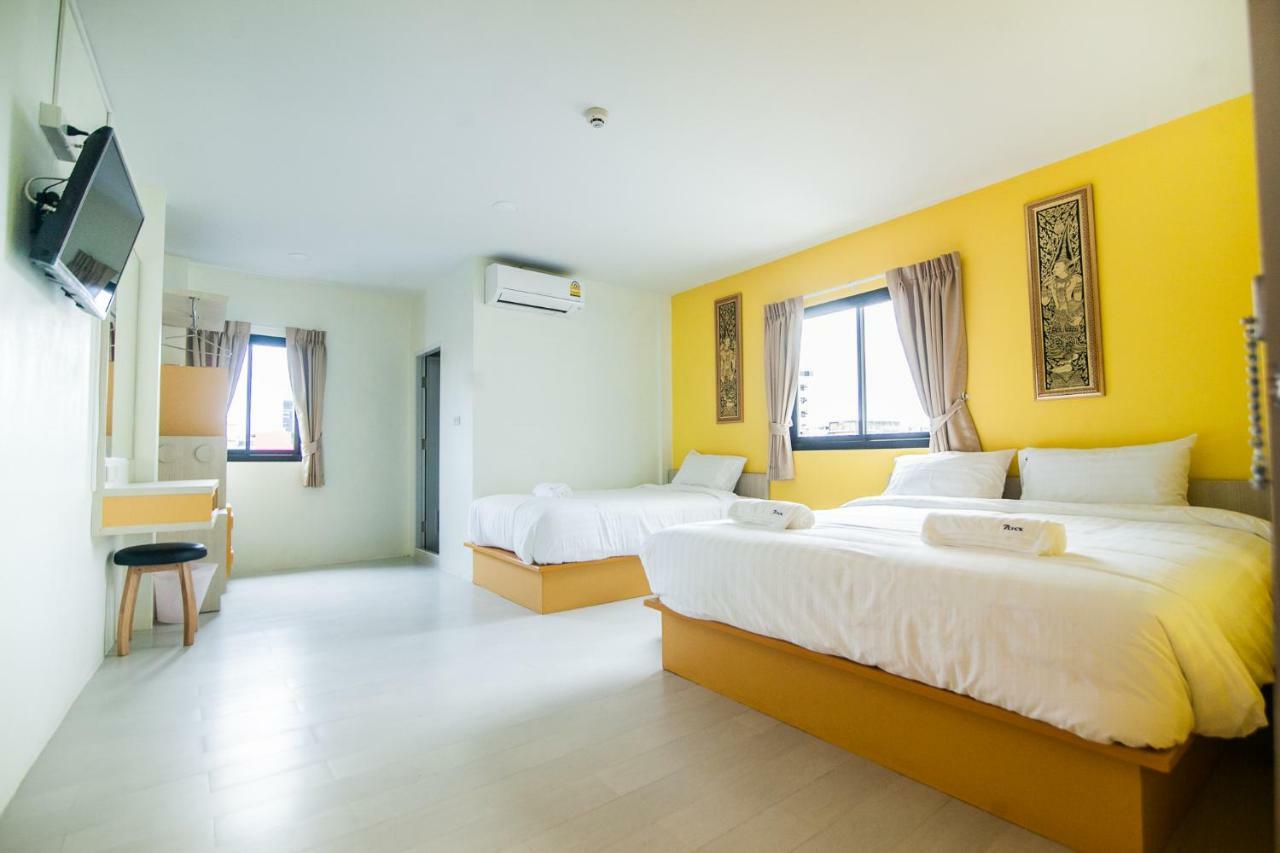 The Seven Luck Hotel Bangkok Buitenkant foto