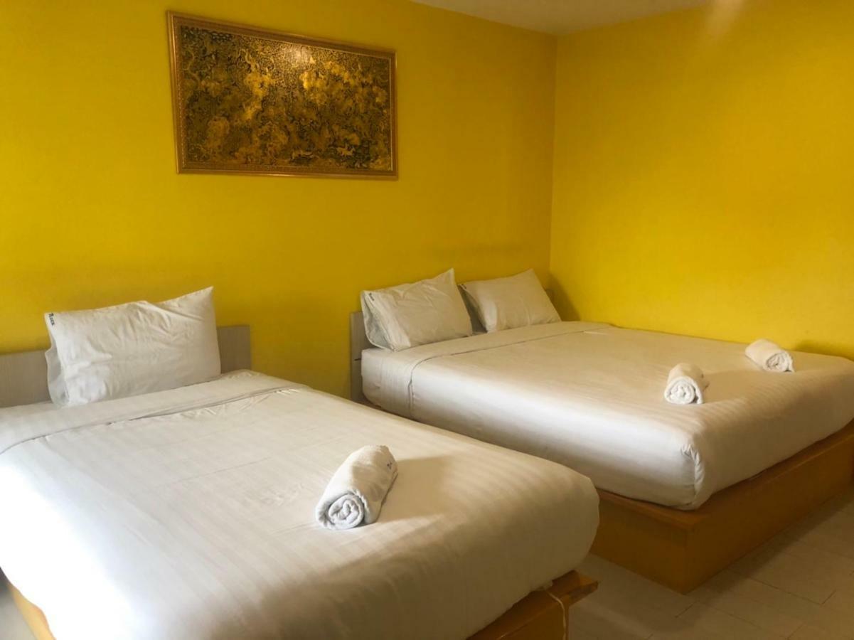 The Seven Luck Hotel Bangkok Buitenkant foto